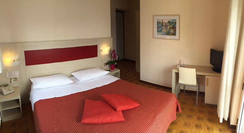 Albergo Riva 레노 디 레기우노 외부 사진