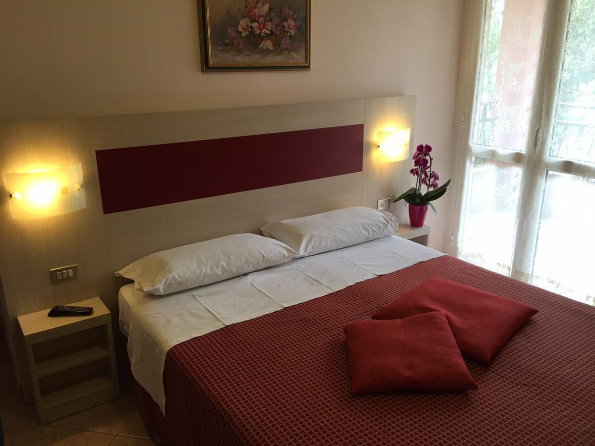 Albergo Riva 레노 디 레기우노 외부 사진