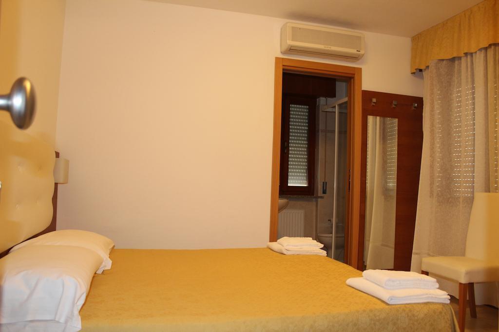 Albergo Riva 레노 디 레기우노 외부 사진